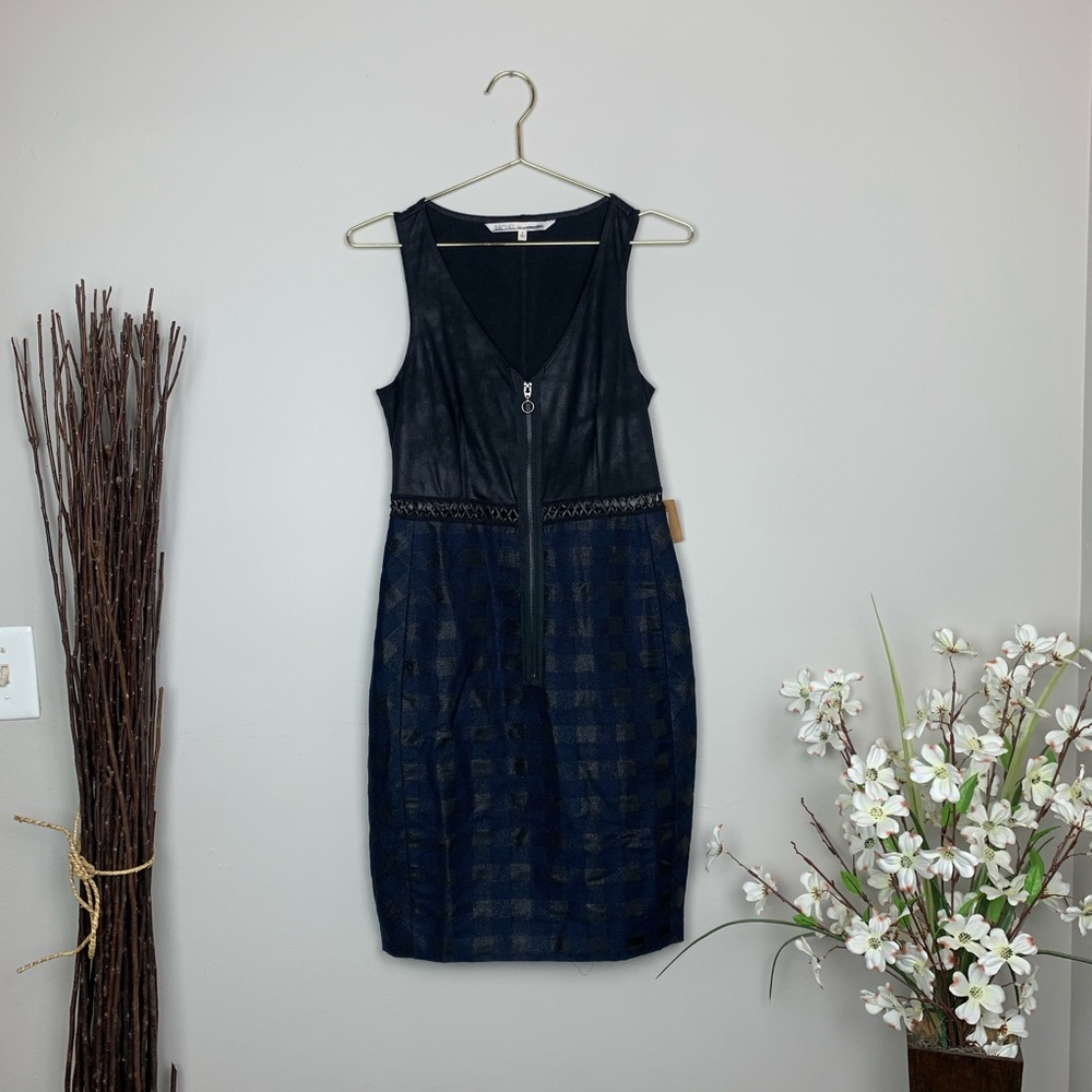 Zippered dress
